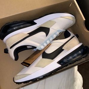 Womens Nike air max pre day